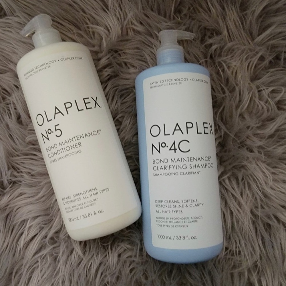 Olaplex N° 4C and N°.5 Bond
Maintenance, Clarifying
Shampoo Conditioner 33.8 oz